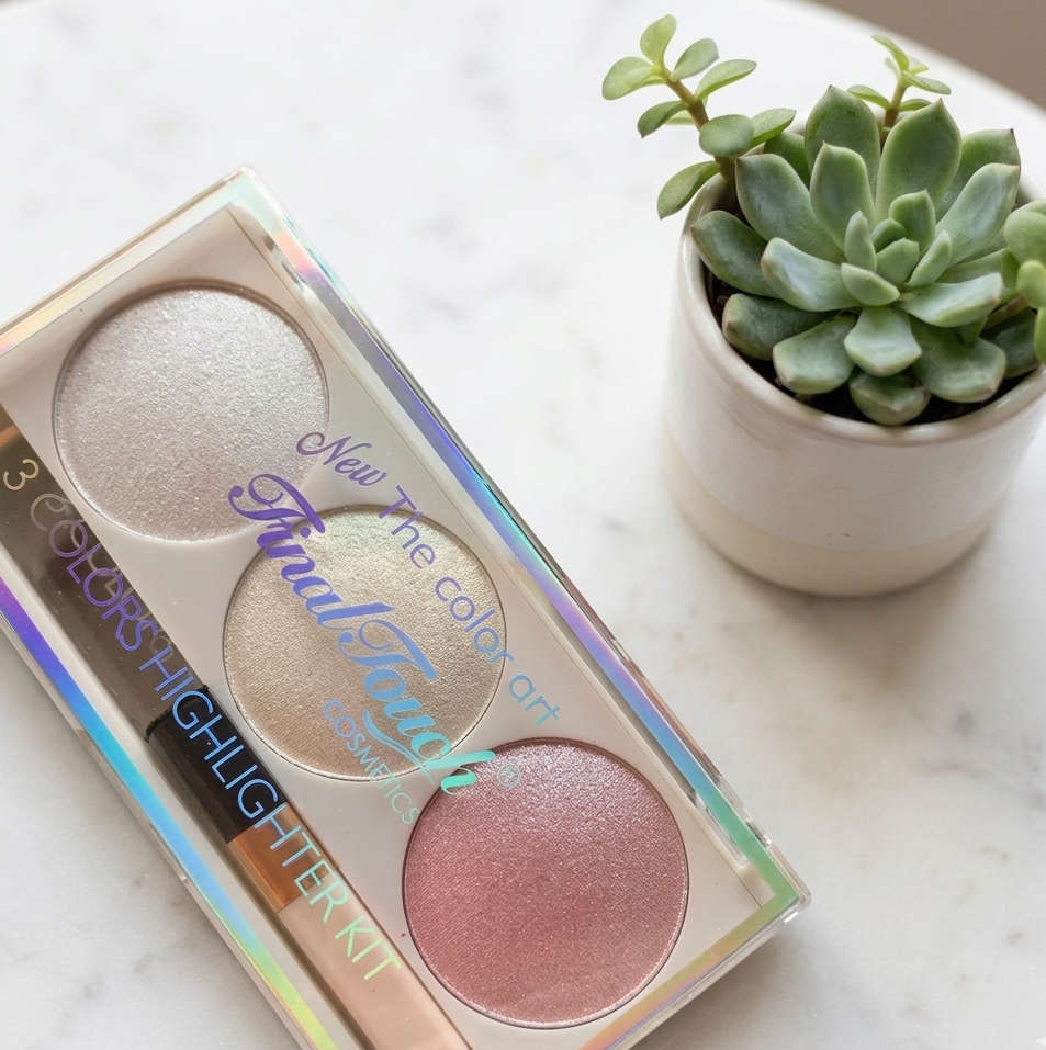 Mocallure 3-in-1 Highlighter Kit - shimmer shades swatched