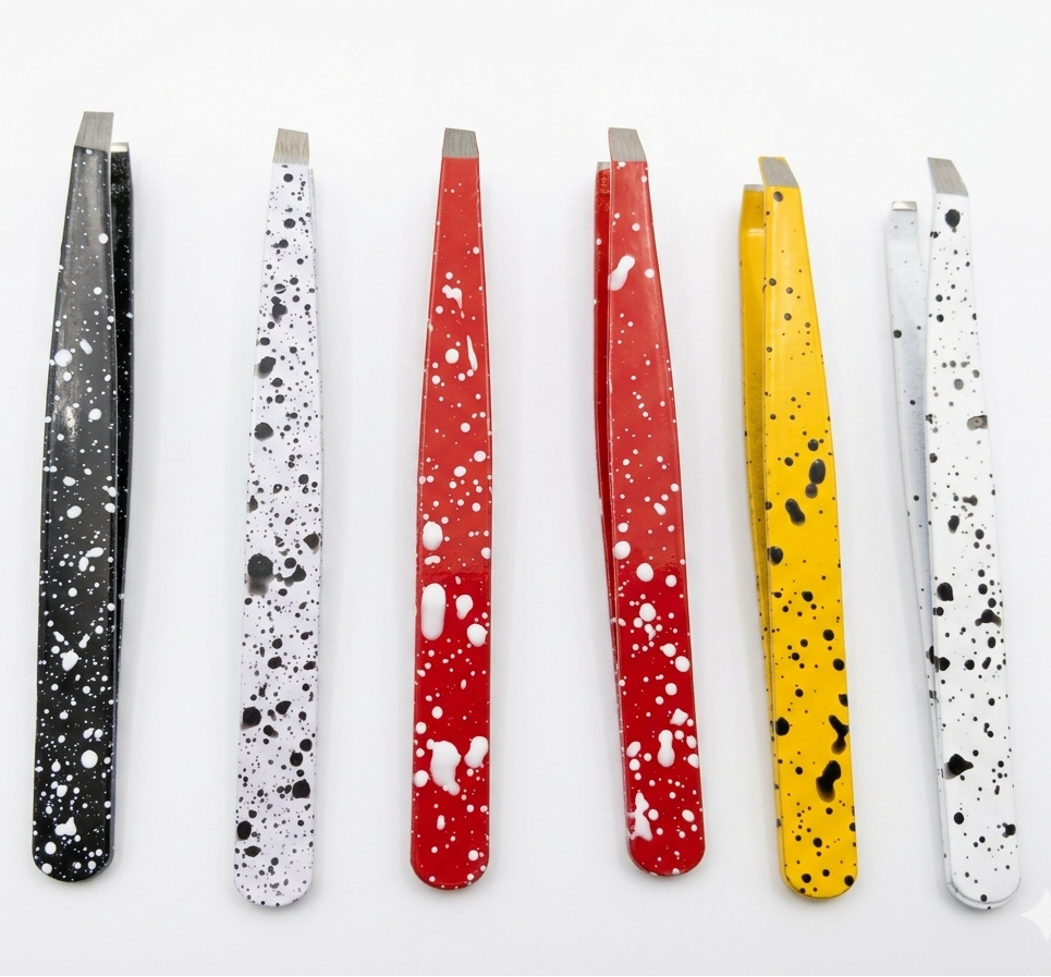 Professional Slant Tip Tweezers - angled slant tip detail